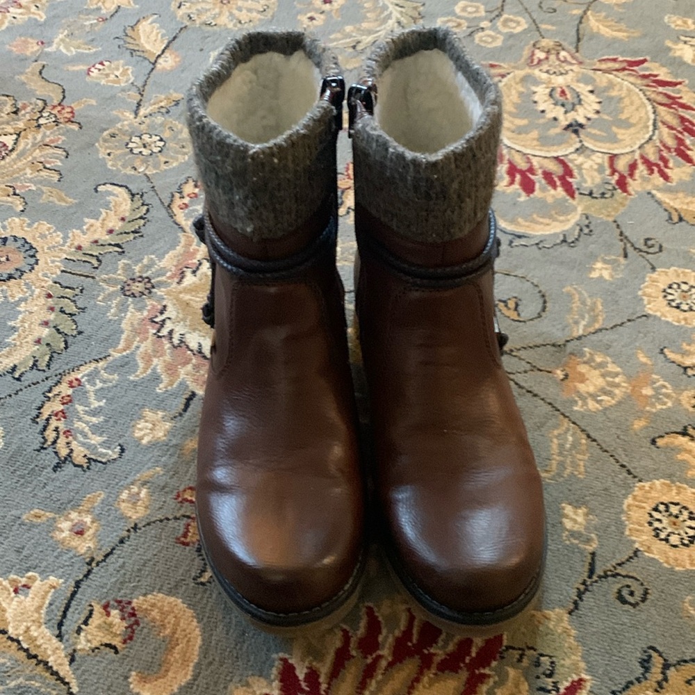 Reiker boots, size 40, brown with a sock top cuff and warm lining.